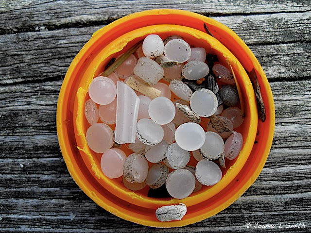 plastic nurdles (photo: Jo Smith)